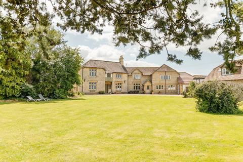 8 bedroom detached house for sale