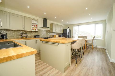 Pilot Road, Hastings 5 bed detached house for sale