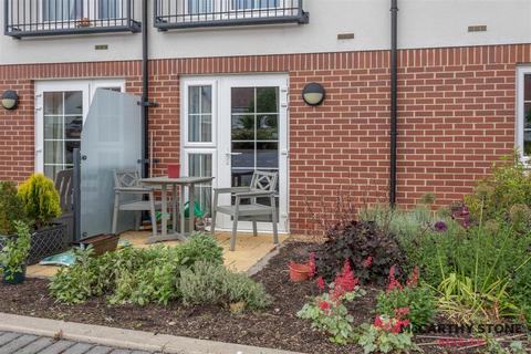 Royal Gardens, Seymour Road, Buntingford 2 bed flat for sale