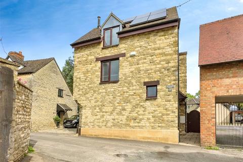 Marlborough Lane, Witney... 3 bed detached house for sale