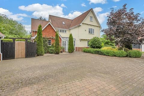 6 bedroom detached house for sale