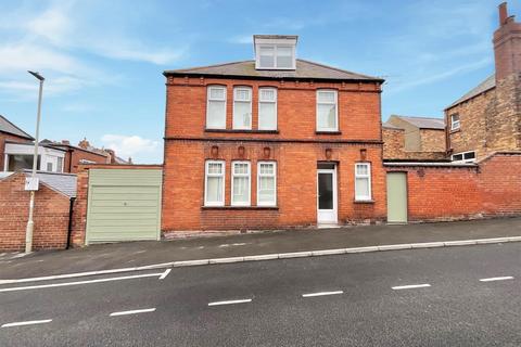 Moorland Road, Scarborough 4 bed house for sale