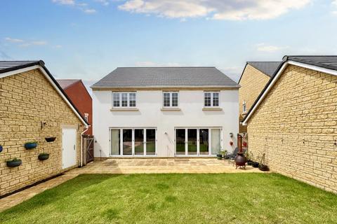 Cozens Grove, Shrivenham, SN6 5 bed detached house for sale