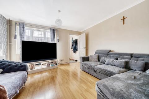 Sellwood Drive, Barnet EN5 2 bed semi