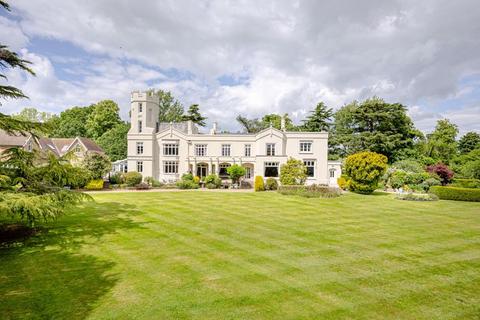 Beaumont Road, Broxbourne EN10 6 bed terraced house for sale