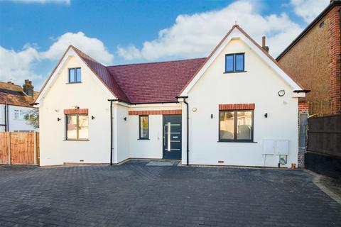 Dawlish Avenue, London 4 bed detached house for sale