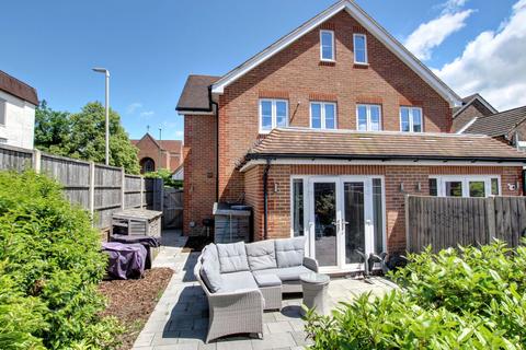 4 bedroom semi-detached house for sale