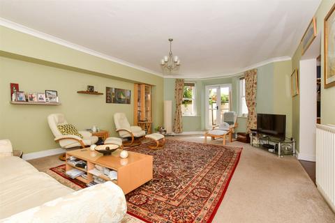Clifton Crescent, Folkestone, Kent 2 bed apartment for sale