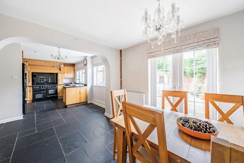 Walnut Close, Rode, BA11 4 bed village house for sale