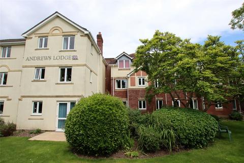 Tylers Close, Lymington, Hampshire, SO41 2 bed apartment for sale