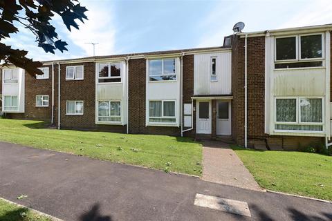 15 Summer Court, Summerfields Avenue... 1 bed flat for sale