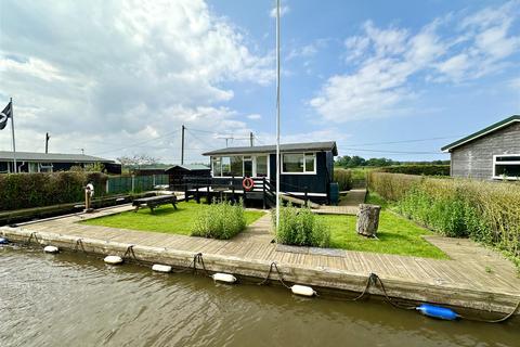 North West Riverbank, Potter Heigham... 2 bed detached bungalow for sale