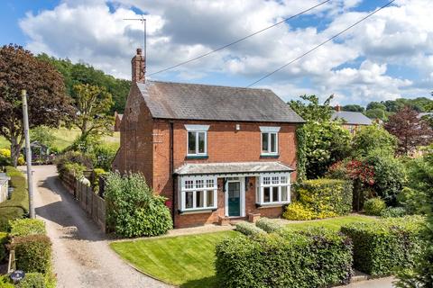 Abberley, Worcester, Worcestershire, WR6 4 bed detached house for sale