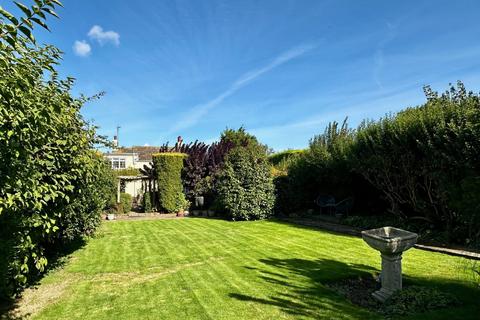 The Street, Finglesham, Deal, Kent, CT14 3 bed detached house for sale