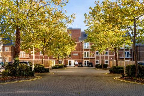 Aylesbury,  Buckinghamshire,  HP19 2 bed flat for sale