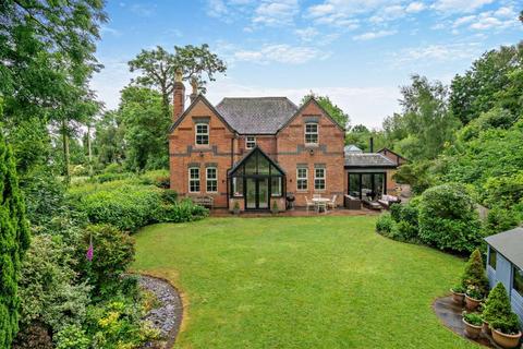 Mickle Trafford, Nr. Chester 4 bed country house for sale