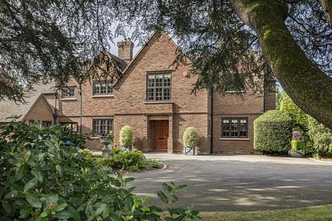 Charlton Park Gate, Cheltenham 4 bed detached house for sale