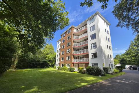 3 bedroom flat for sale