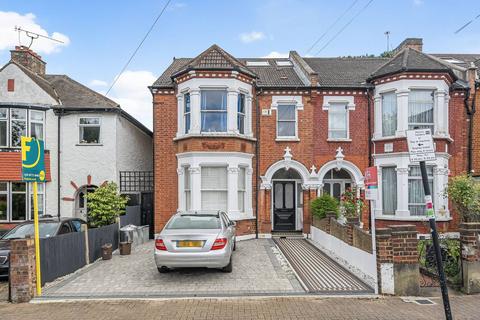 Culverden Road, Balham, London, SW12 3 bed flat for sale