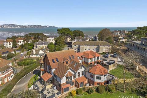 5 Belle Vue Road, Paignton, TQ4 2 bed apartment for sale