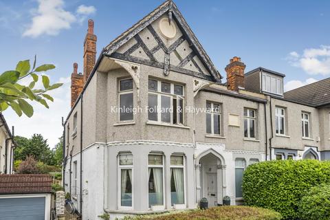 Bromley Avenue, Bromley, Kent, BR1 4 bed flat for sale