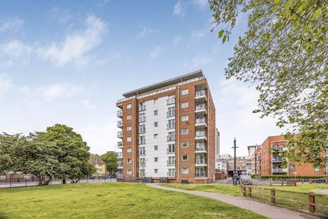 Queen Street, Portsmouth 2 bed apartment for sale