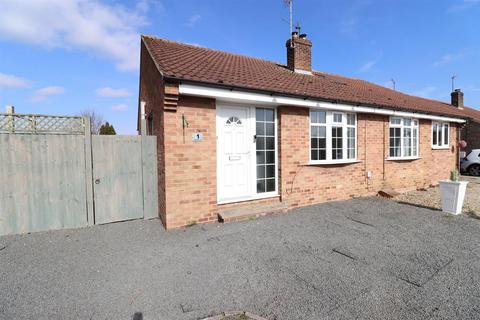 St. Oswalds Close, Wilberfoss, York 2 bed semi