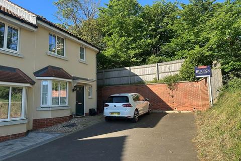 Wagtail Drive, Stowmarket IP14 3 bed semi