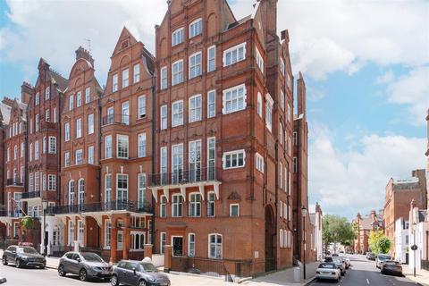 Cadogan Square, Knightsbridge SW1X 2 bed flat for sale