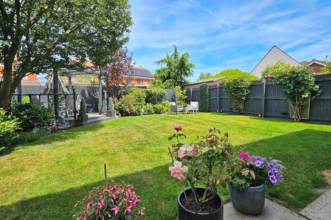 Sanderling Road, Herne Bay, CT6 6HZ 4 bed detached house for sale