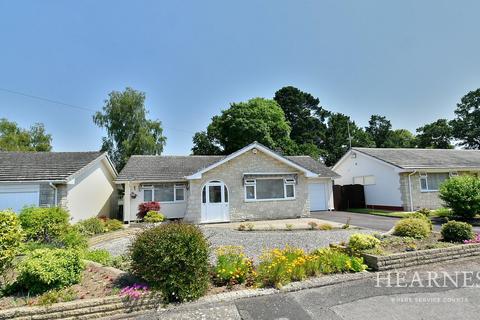 Woodside Close, Ferndown, BH22 3 bed detached bungalow for sale