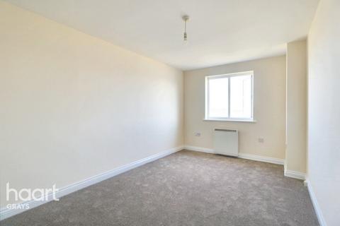 Worthing Close, Grays 2 bed flat for sale