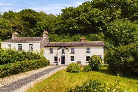 Holcwm Way, Ferryside 4 bed semi
