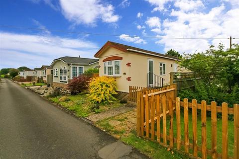 East Hill Road, Knatts Valley... 2 bed park home for sale