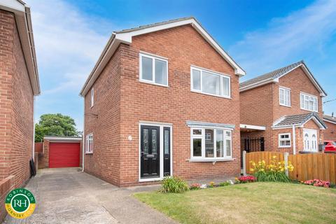 Kestrel Drive, Rossington, Doncaster 3 bed detached house for sale