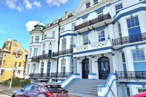 Lewis Crescent, Cliftonville, Margate 2 bed apartment for sale