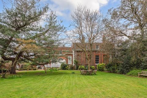 Chesterfield Walk, West Greenwich SE10 2 bed flat for sale