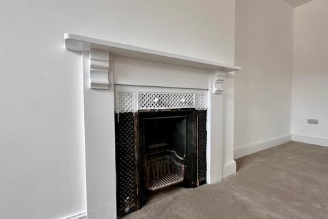 24 High Street, Ledbury, HR8 3 bed apartment for sale