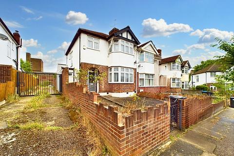 Milton Grove, London, N11 3 bed end of terrace house for sale