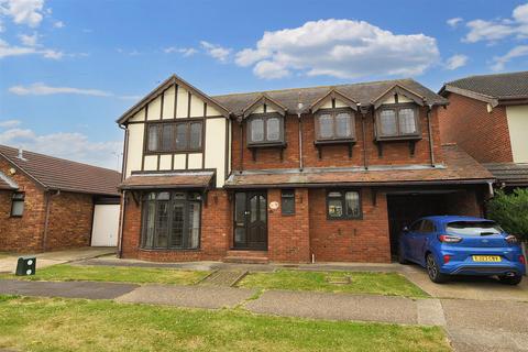 Canvey Island SS8 4 bed house for sale