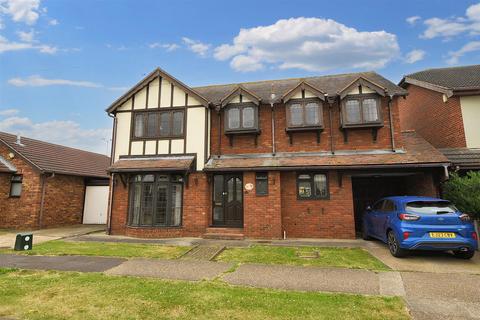 Thisselt Road, Canvey Island SS8 4 bed house for sale