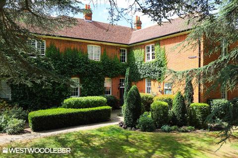 Hertford SG13 1 bed apartment for sale