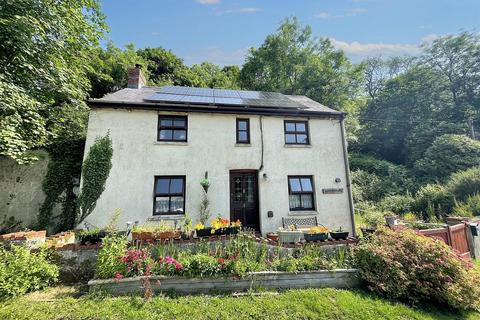 Penybont, Carmarthen 2 bed detached house for sale