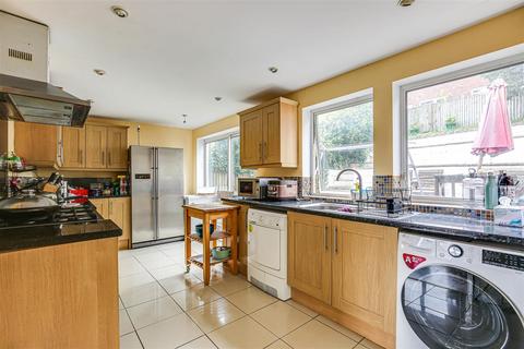 Treebourne Road, Biggin Hill TN16 4 bed end of terrace house for sale