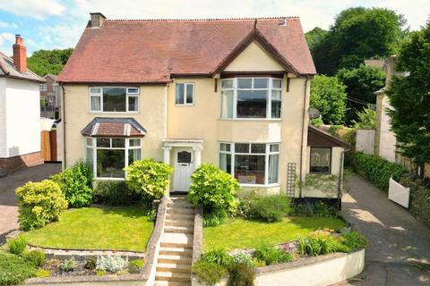 50 Gloucester Rd, With Large Annexe... 6 bed house for sale