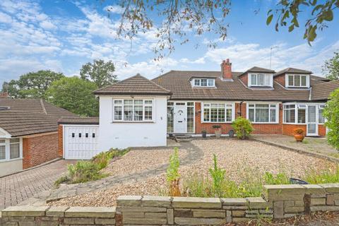 Bracken Drive, Essex IG7 3 bed bungalow for sale