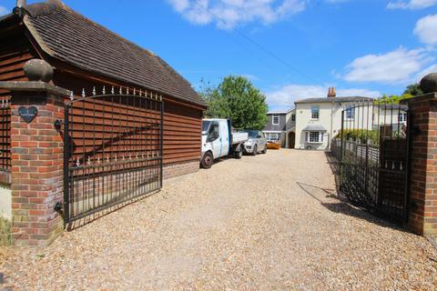 Farm Cottages, Emsworth Road, Havant 3 bed semi