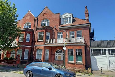 Palmeira Avenue, Hove 1 bed apartment for sale