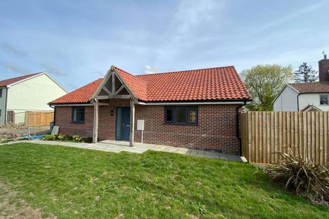 Bedfield, Nr Framlingham, Suffolk 3 bed detached bungalow for sale