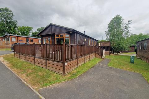 2 bedroom lodge for sale